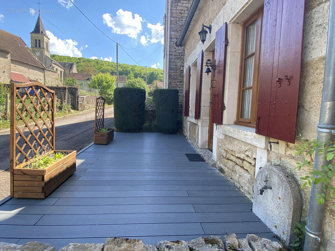 Maison à BRINON-SUR-BEUVRON