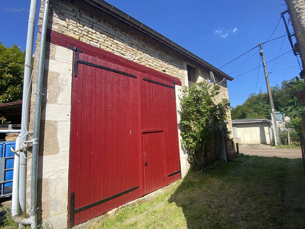 Maison à BRINON-SUR-BEUVRON