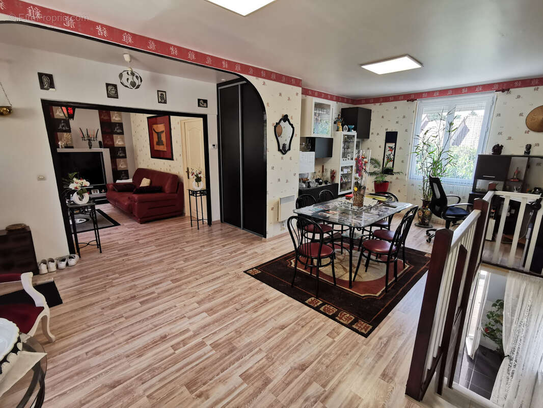 Maison à SAINT-MARTIN-DU-TERTRE