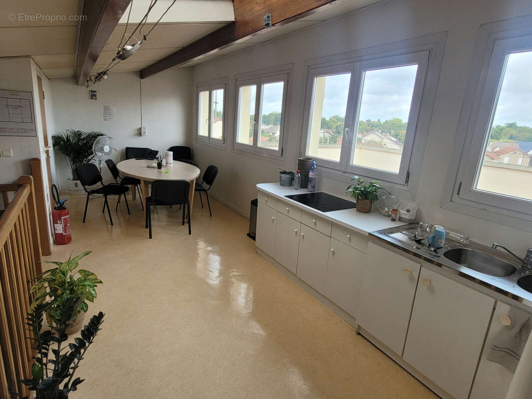 Commerce à LIVRY-GARGAN