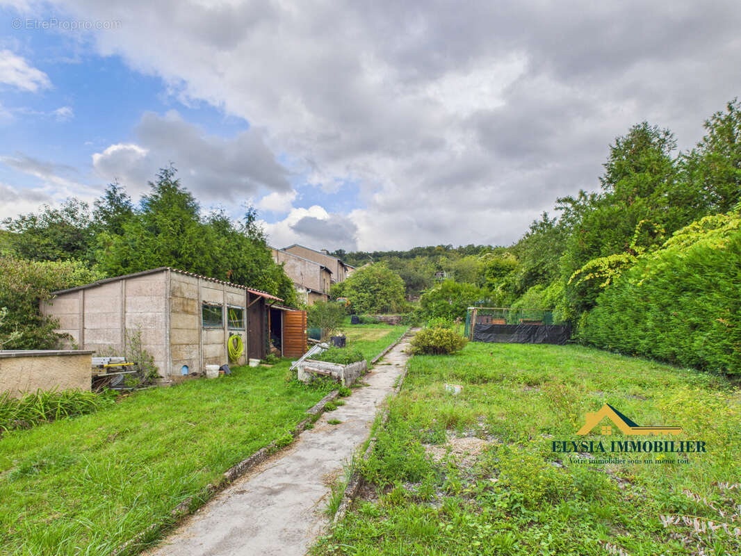 Maison à VILLECEY-SUR-MAD