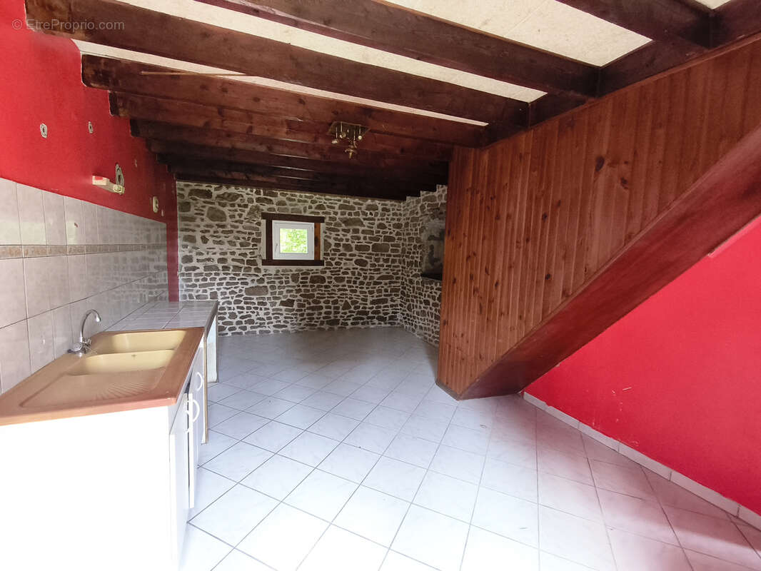 Maison à VILLEDIEU-LES-POELES