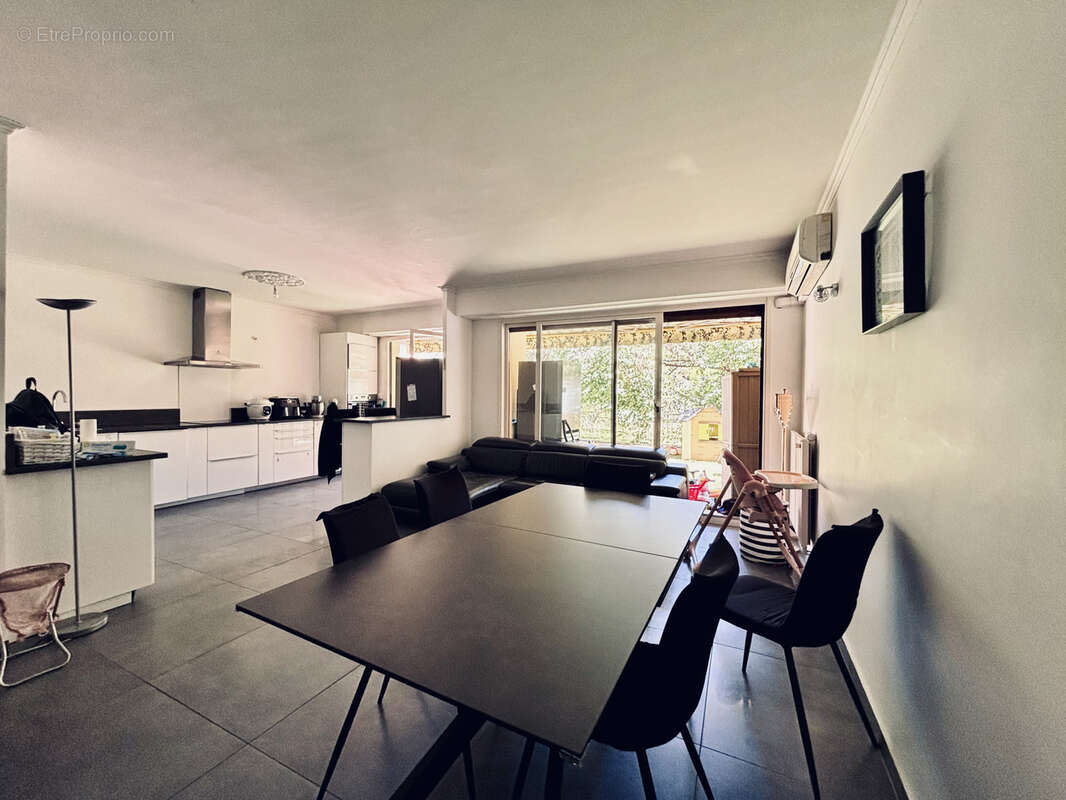 Appartement à MARSEILLE-9E