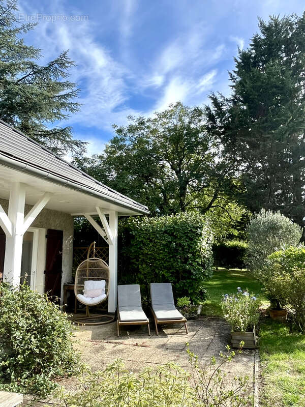 Maison à CREUZIER-LE-VIEUX