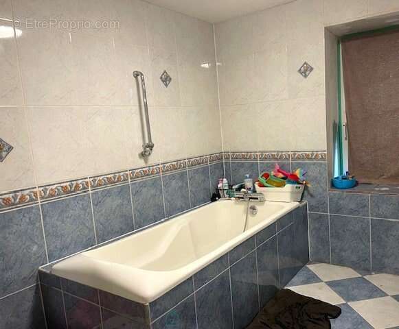 Maison à SAINT-THOIS