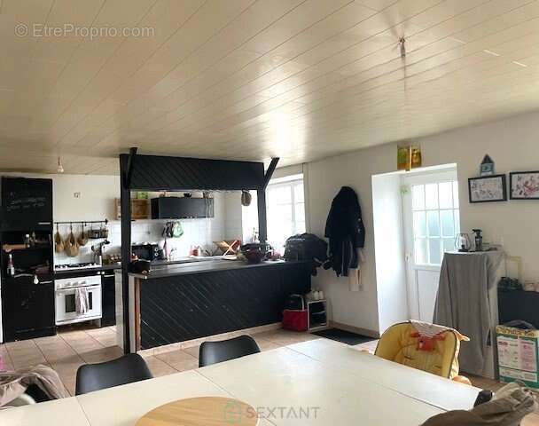 Maison à SAINT-THOIS