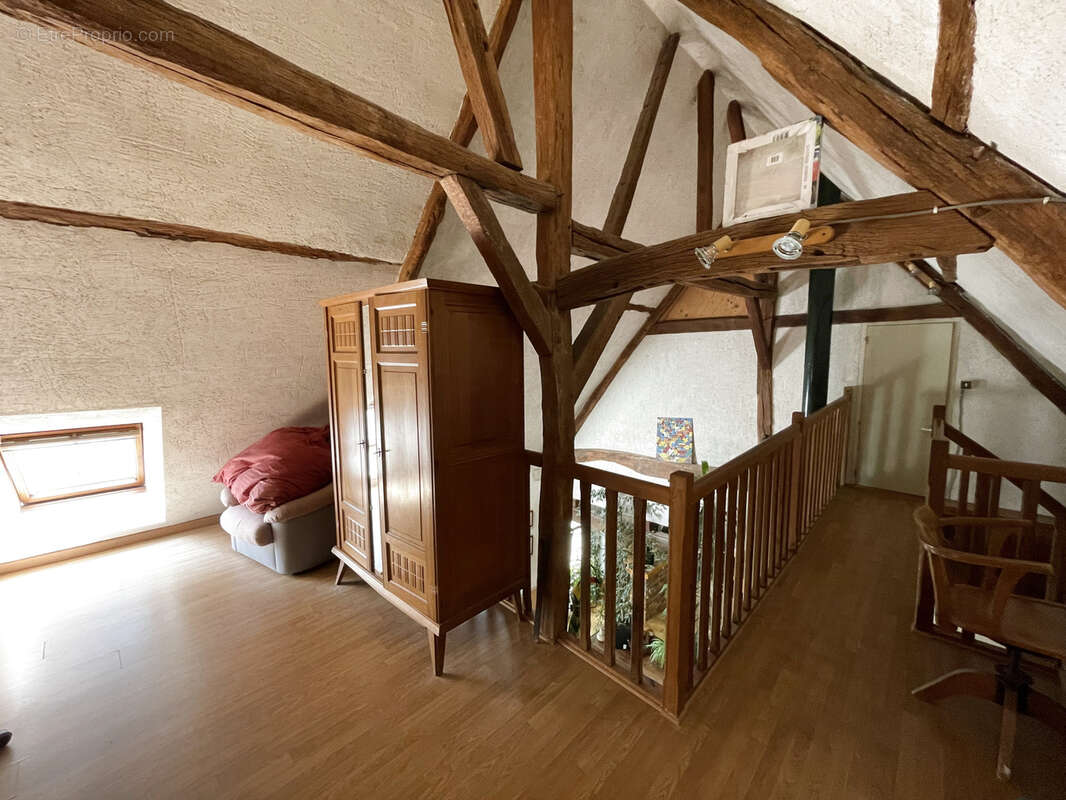 Maison à BEAUMONT-LA-RONCE