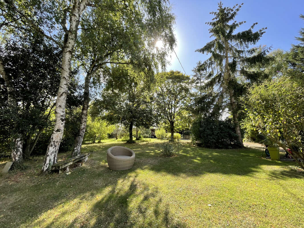 Maison à BEAUMONT-LA-RONCE