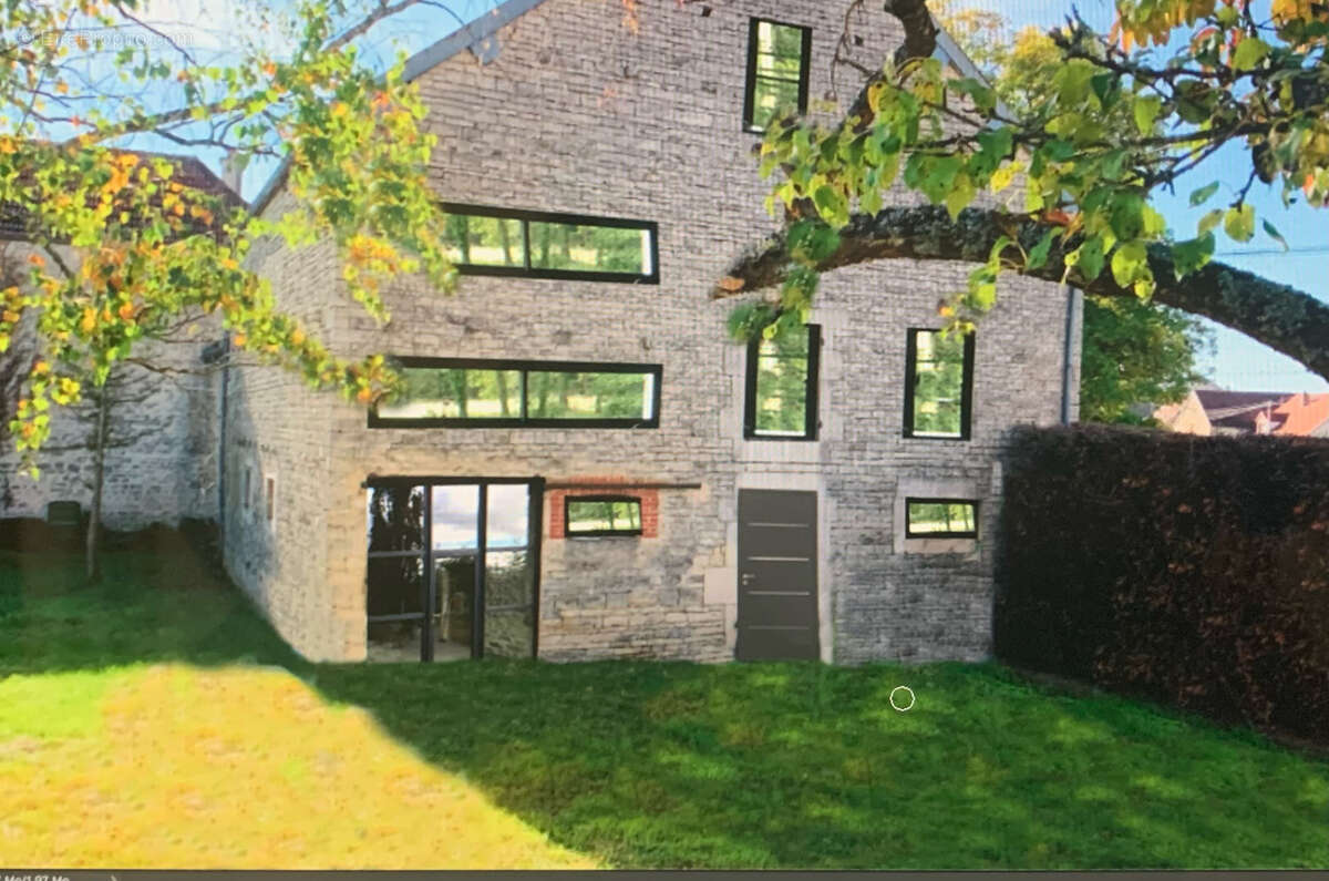 Maison à MONTLIOT-ET-COURCELLES