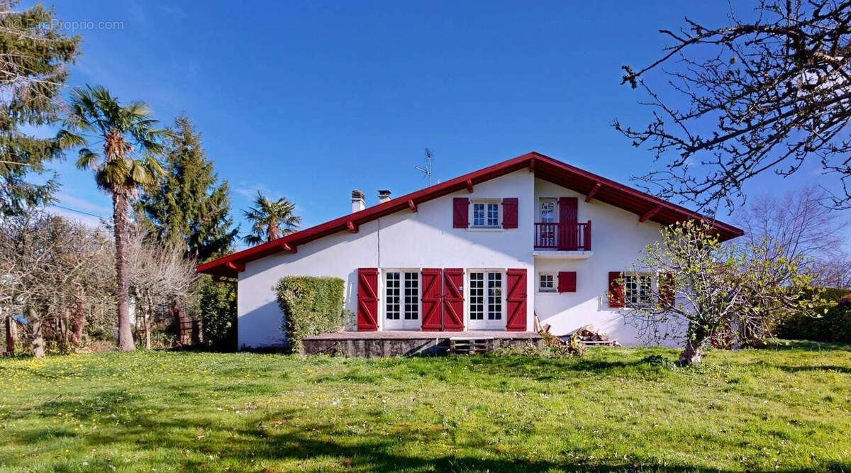 Maison à BASSUSSARRY