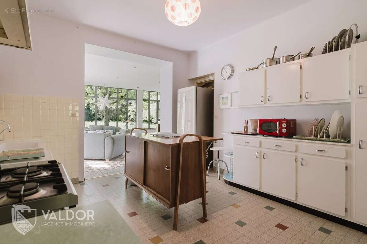 Maison à LA TOUR-DE-SALVAGNY