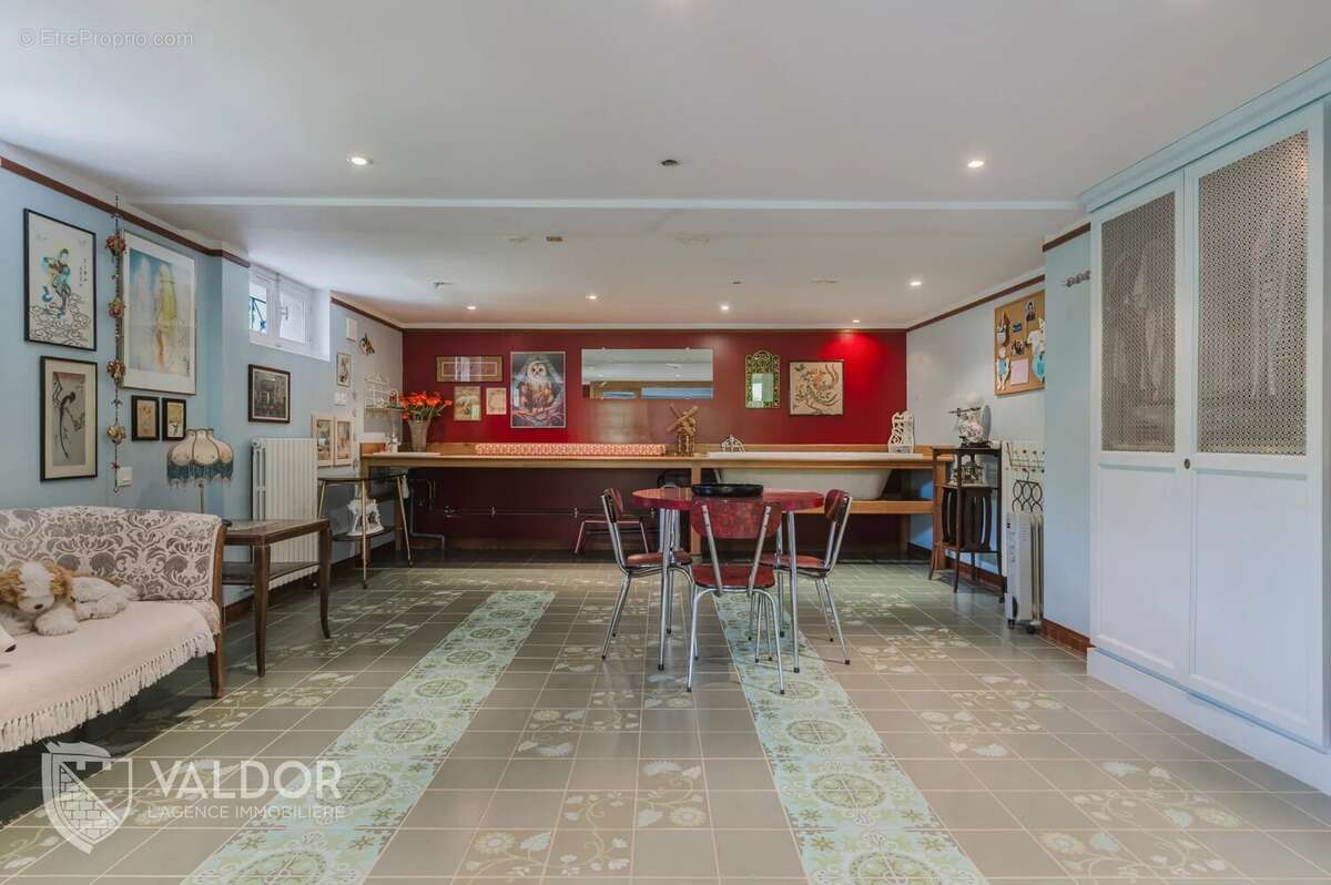 Maison à LA TOUR-DE-SALVAGNY