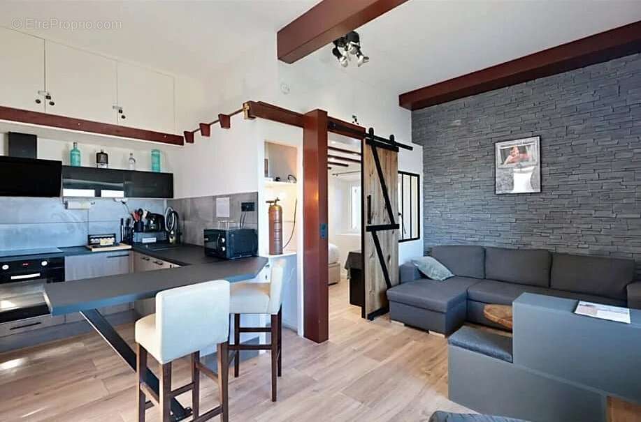 Appartement à VALLAURIS