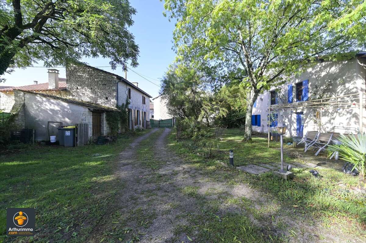Maison à LA ROCHENARD