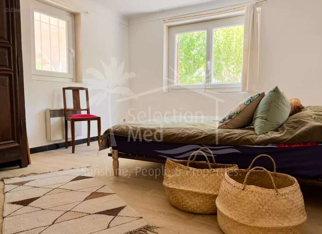 Maison à CHATEAUNEUF-GRASSE