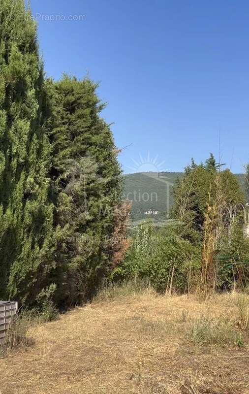 Maison à CHATEAUNEUF-GRASSE