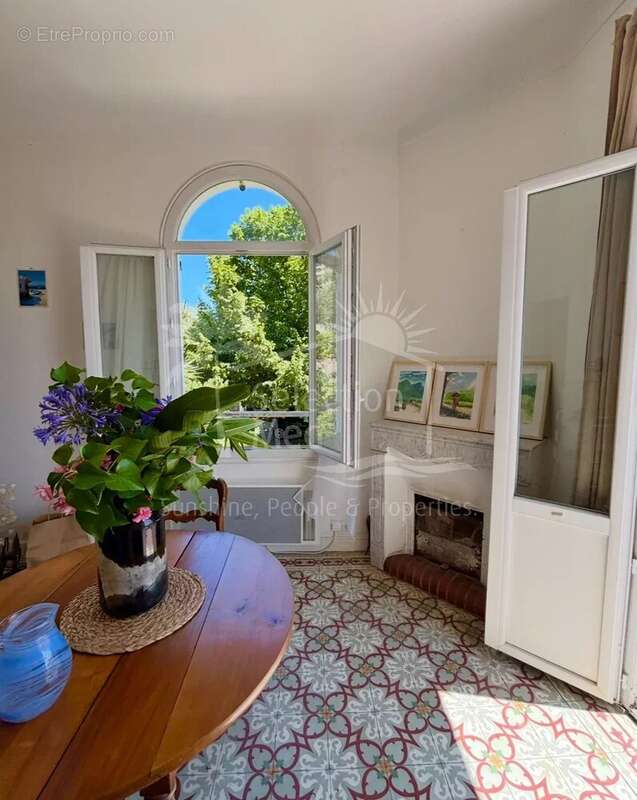 Maison à CHATEAUNEUF-GRASSE