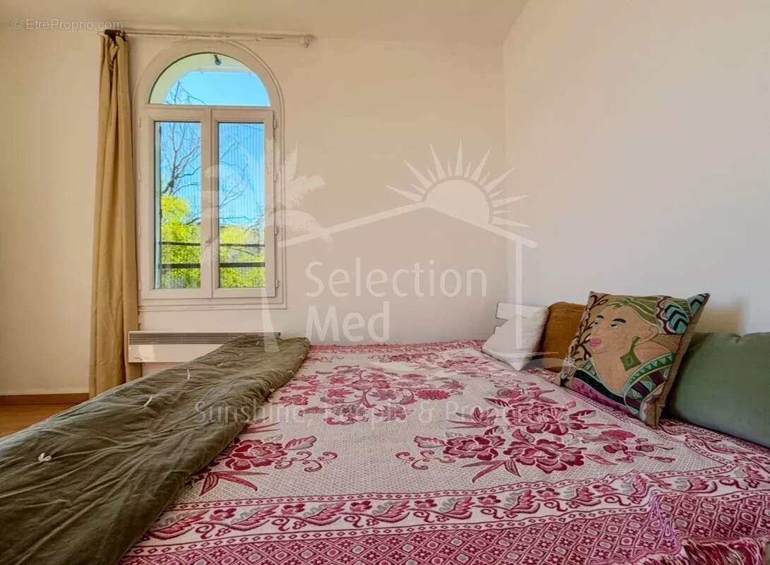 Maison à CHATEAUNEUF-GRASSE