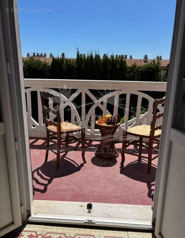 Maison à CHATEAUNEUF-GRASSE