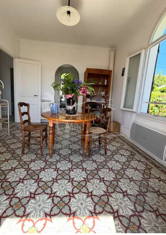 Maison à CHATEAUNEUF-GRASSE