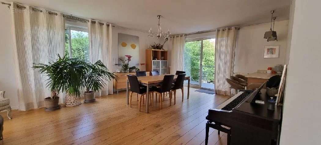 Maison à LE PERREUX-SUR-MARNE