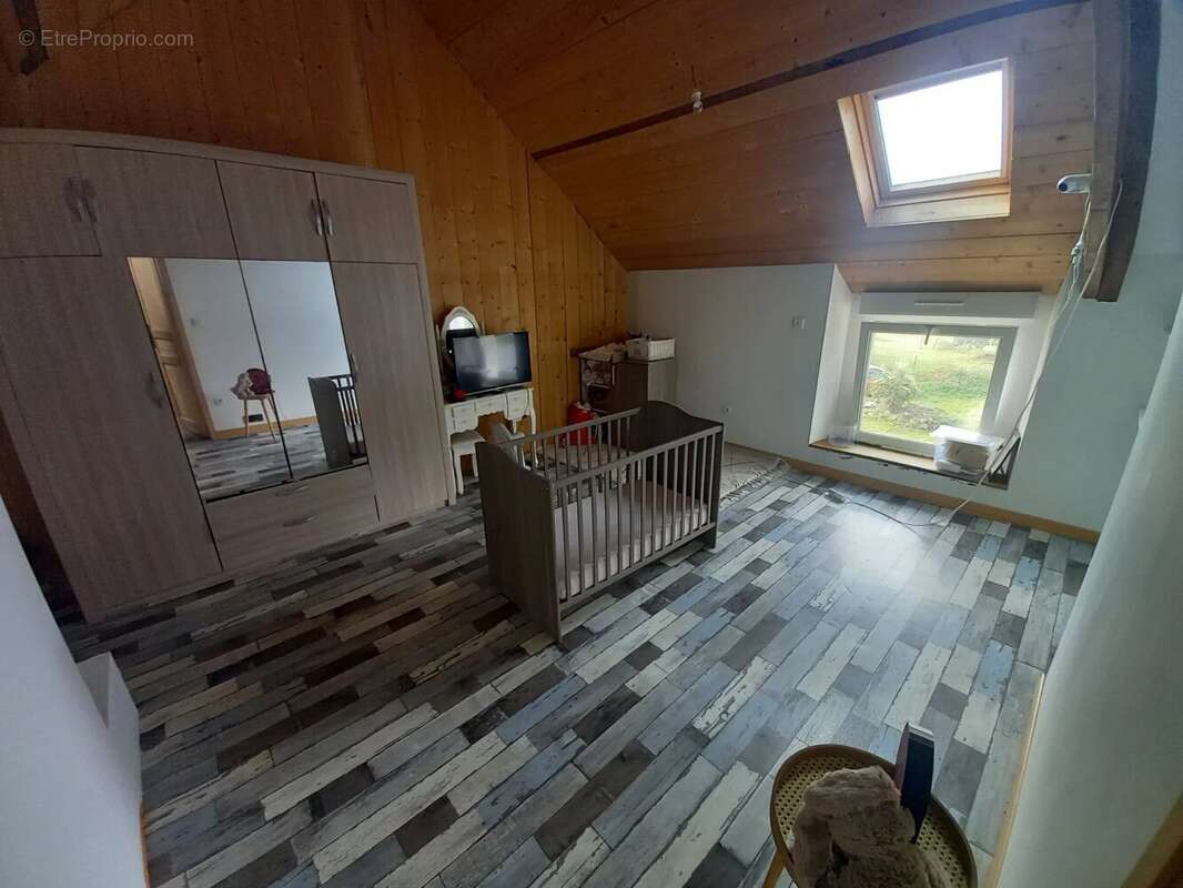 Maison à SAINT-GEORGES-BUTTAVENT