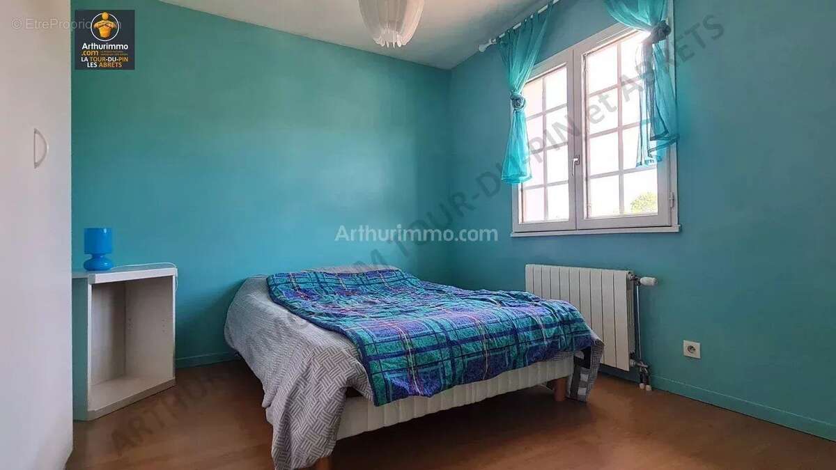 Maison à LA TOUR-DU-PIN