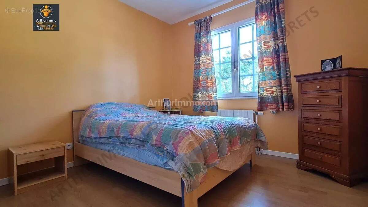 Maison à LA TOUR-DU-PIN