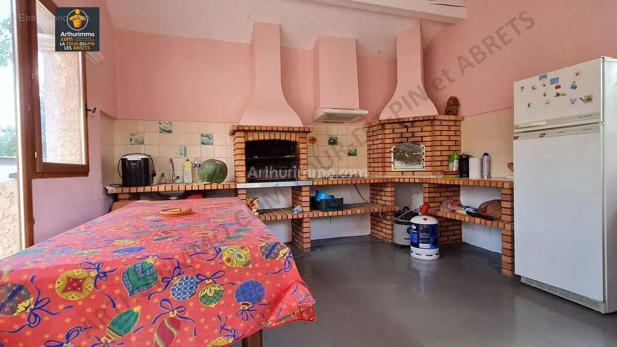 Maison à LA TOUR-DU-PIN