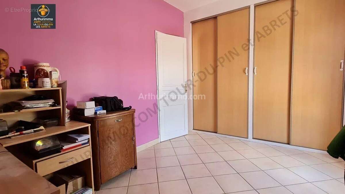 Maison à LA TOUR-DU-PIN