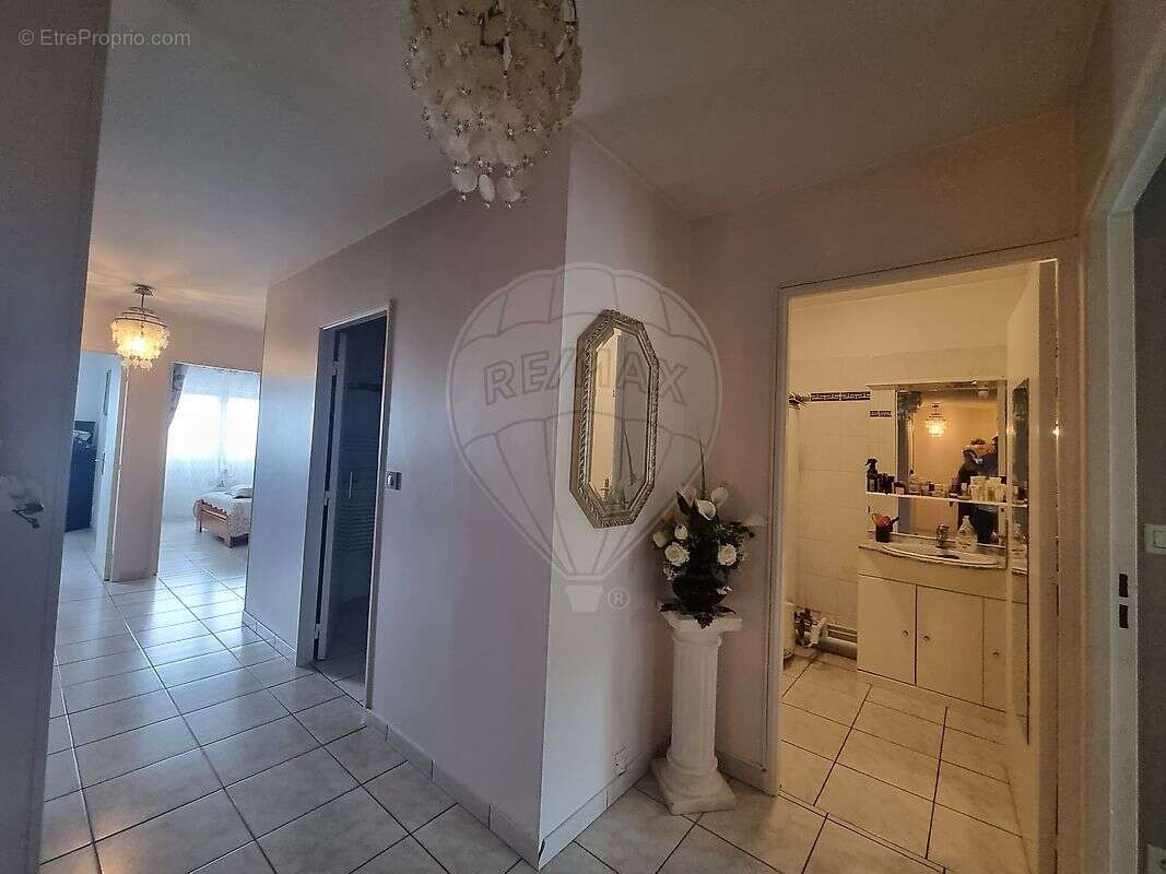 Appartement à LE BLANC-MESNIL