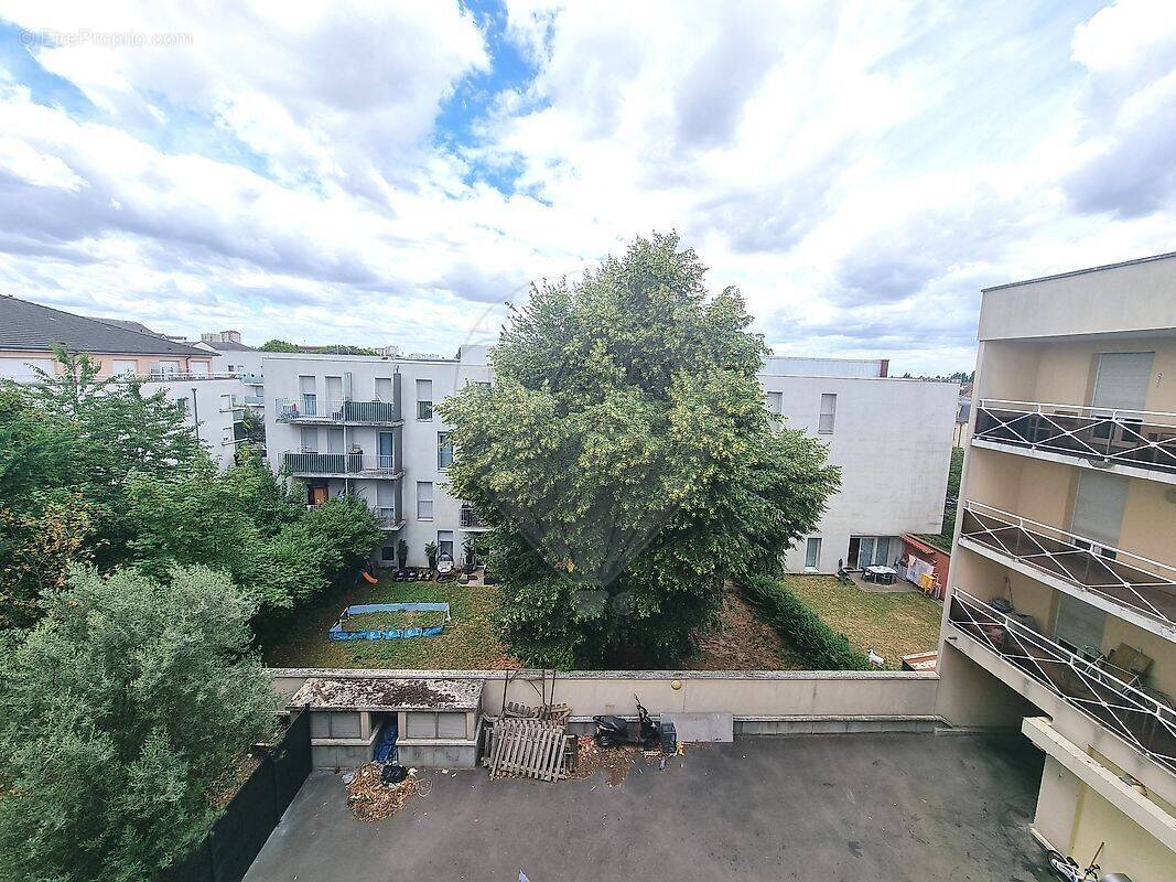 Appartement à LE BLANC-MESNIL