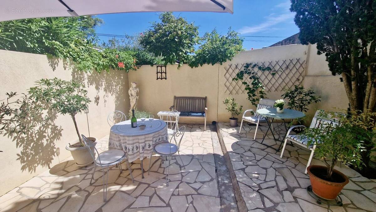 Maison à NEZIGNAN-L&#039;EVEQUE