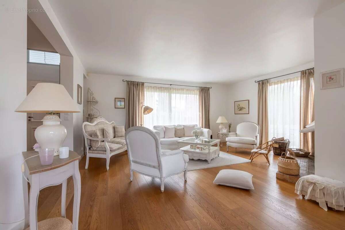 Maison à THORIGNY-SUR-MARNE