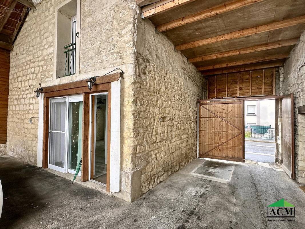 Maison à MERY-SUR-OISE