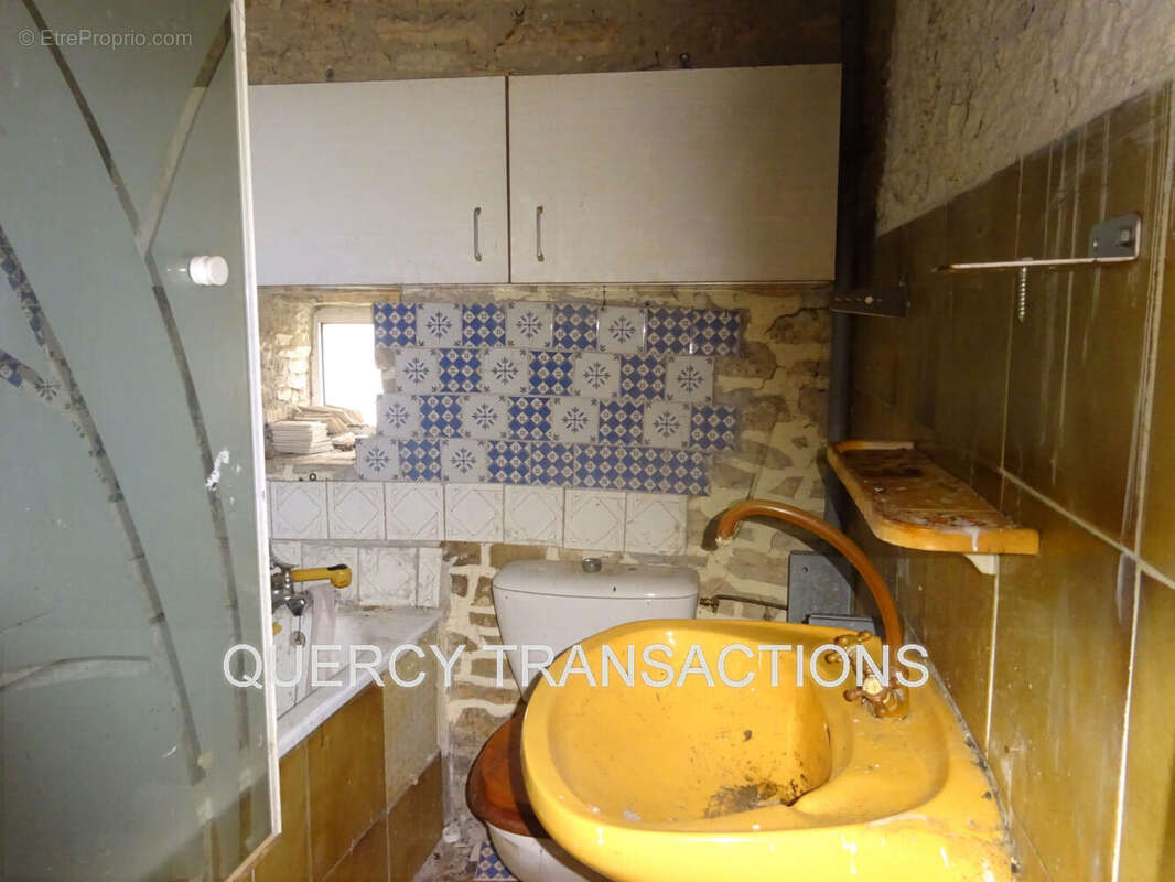 sd /wc etage - Maison à CATUS