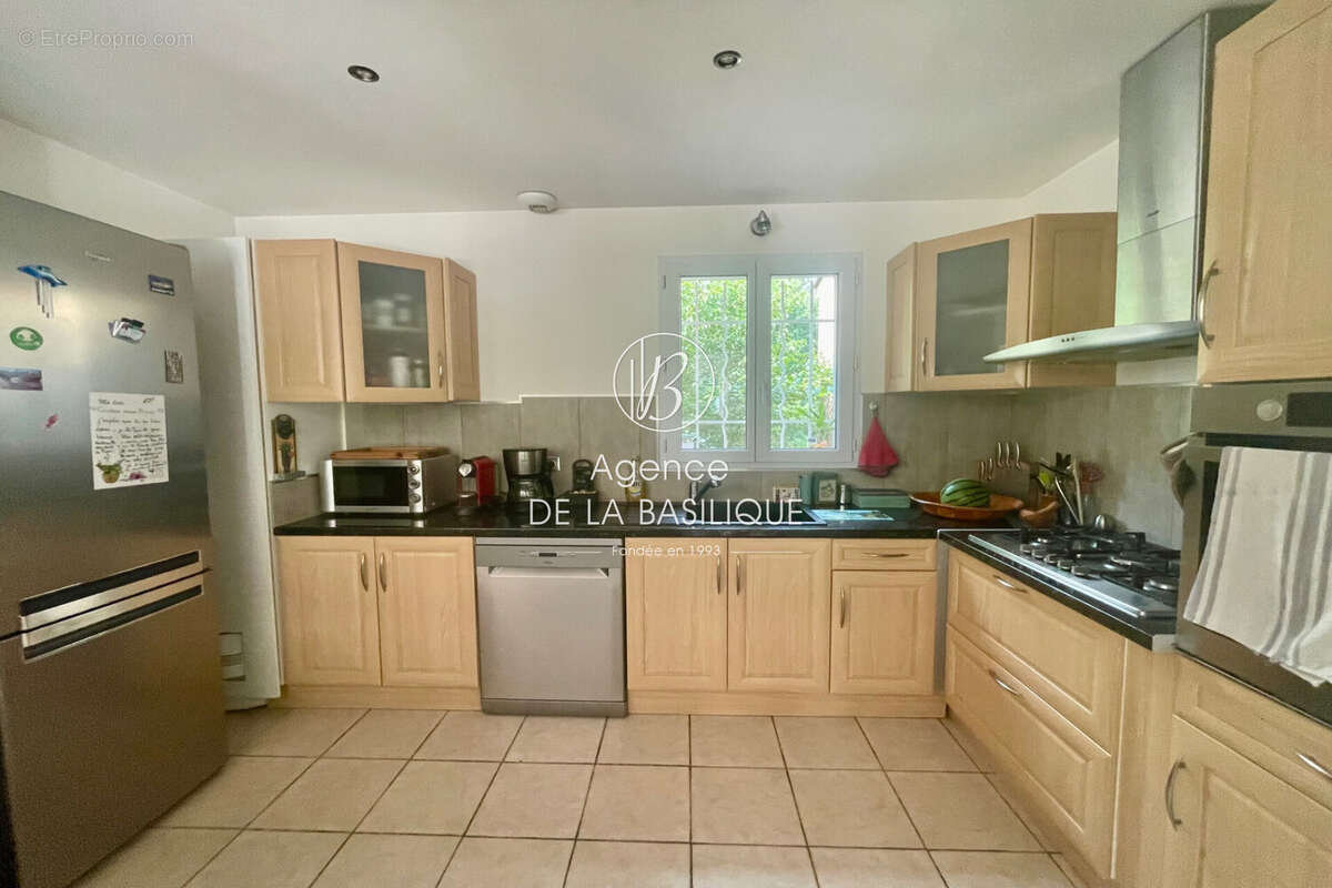 Maison à SAINT-MAXIMIN-LA-SAINTE-BAUME