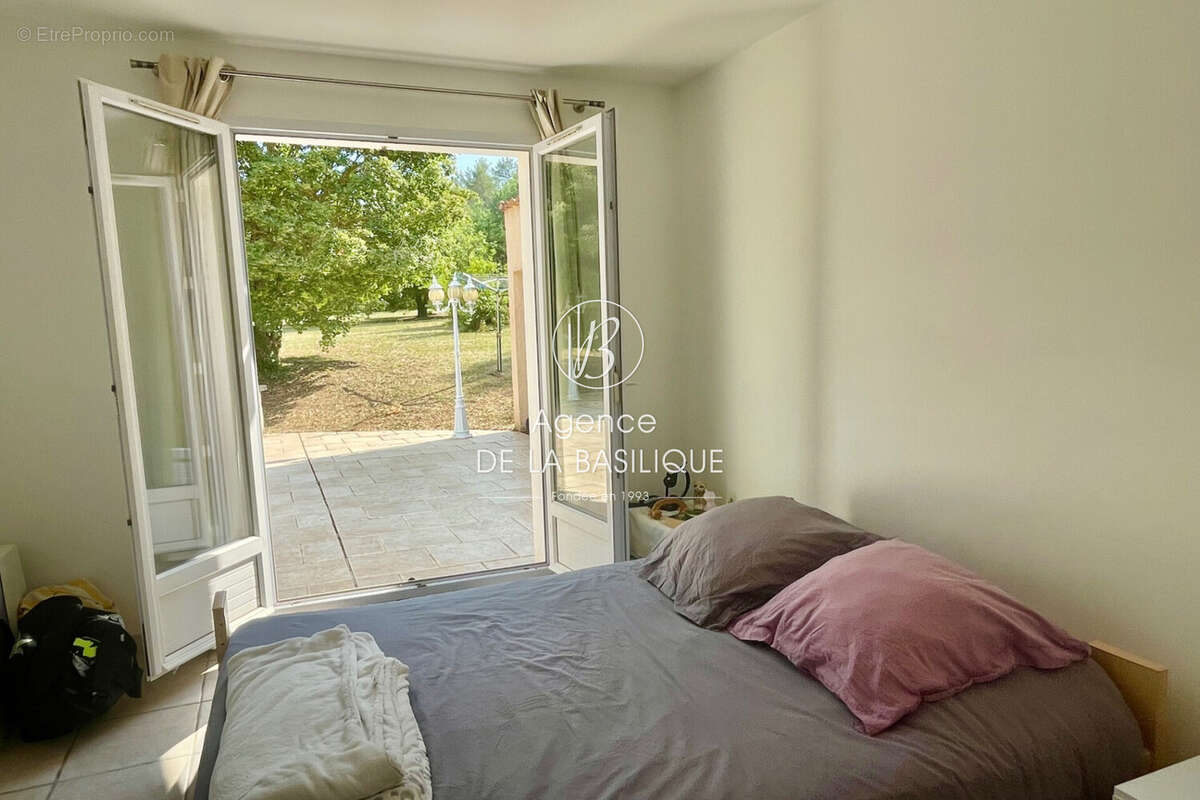 Maison à SAINT-MAXIMIN-LA-SAINTE-BAUME