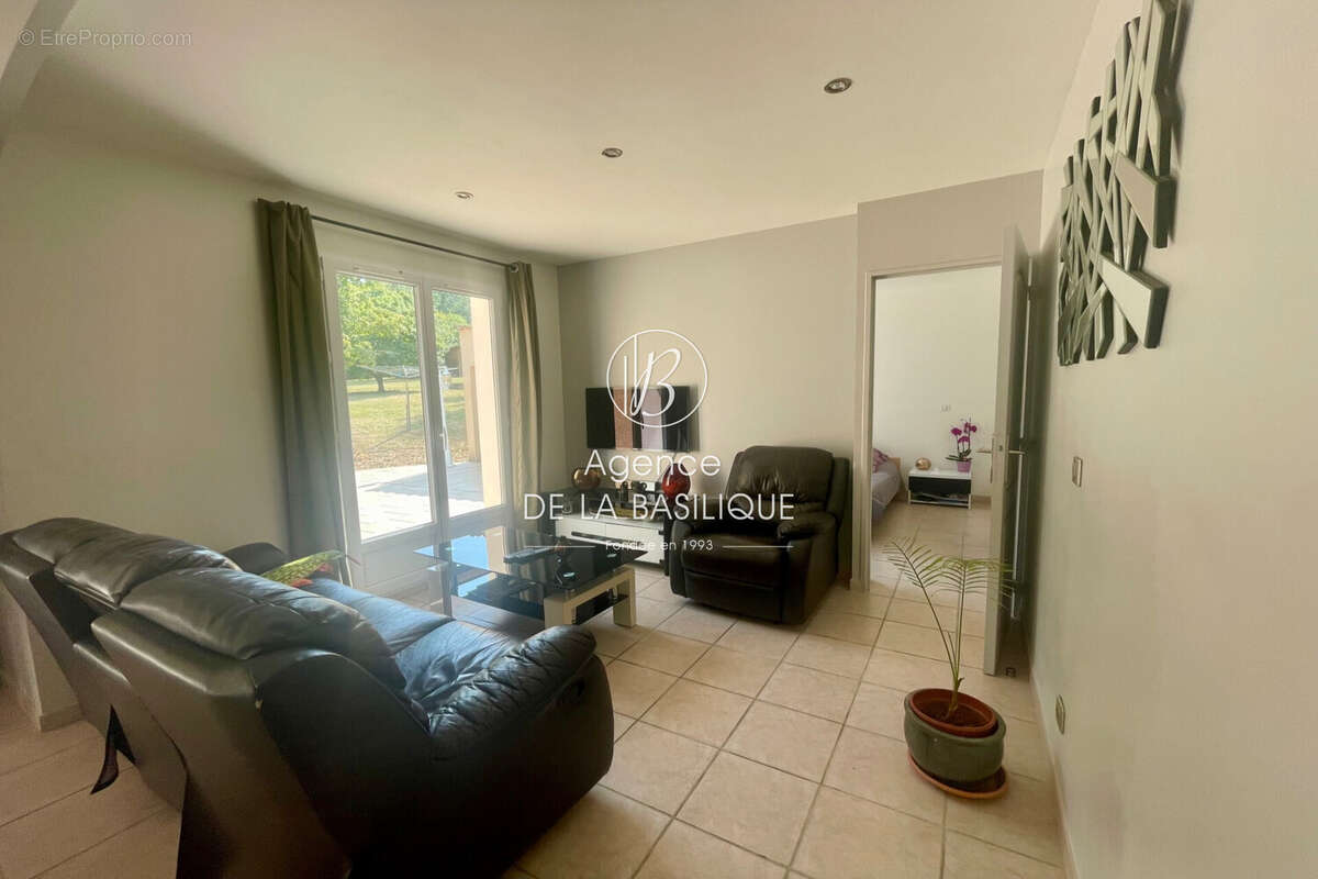 Maison à SAINT-MAXIMIN-LA-SAINTE-BAUME