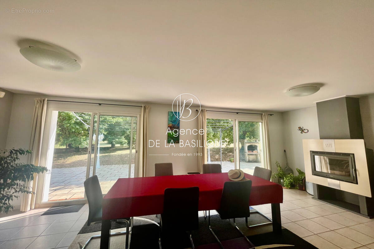 Maison à SAINT-MAXIMIN-LA-SAINTE-BAUME