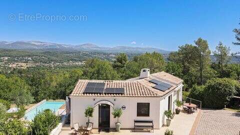 Maison à TOURRETTES