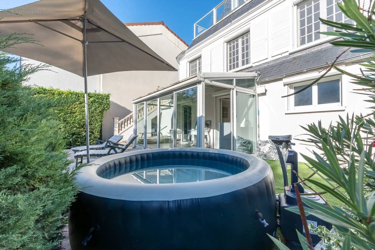 Appartement à NOGENT-SUR-MARNE