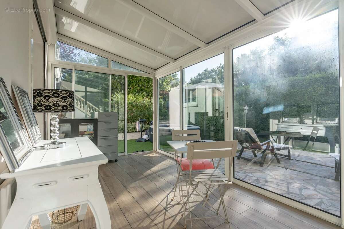 Appartement à NOGENT-SUR-MARNE