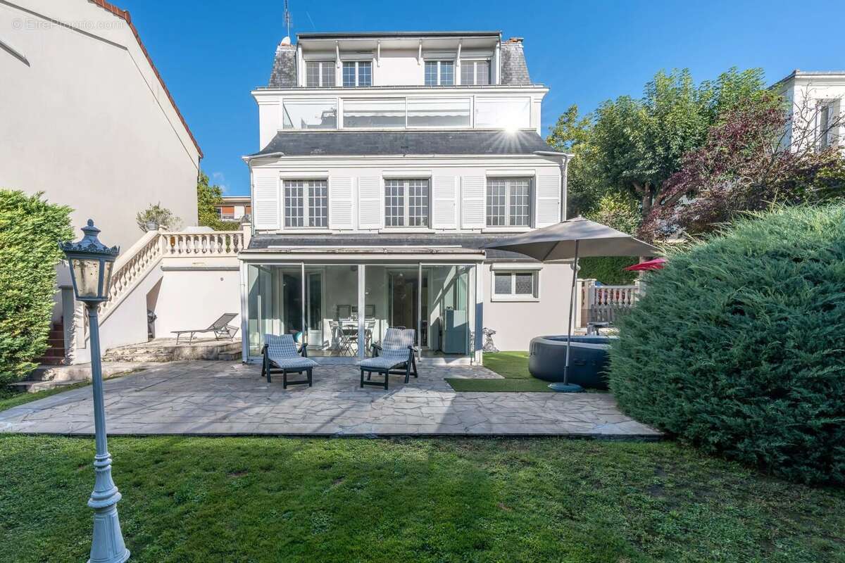 Appartement à NOGENT-SUR-MARNE