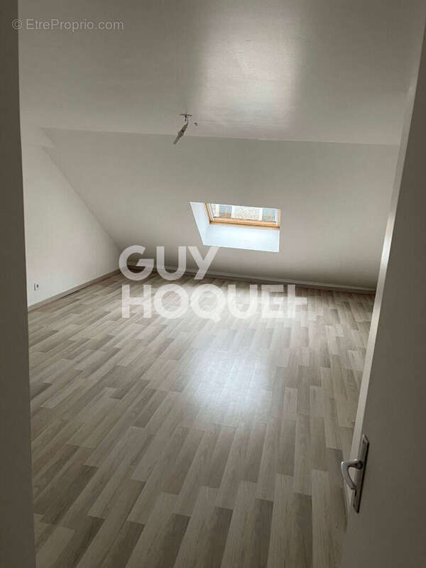 Appartement à VENEUX-LES-SABLONS