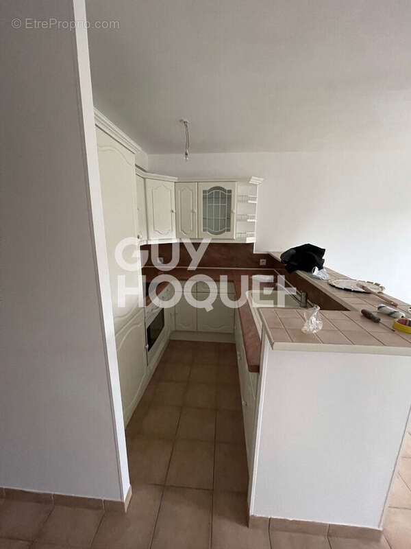 Appartement à VENEUX-LES-SABLONS