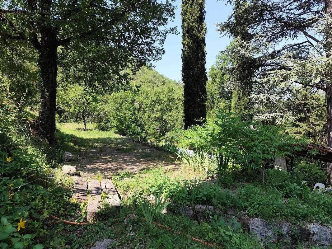 Maison à TOUET-SUR-VAR