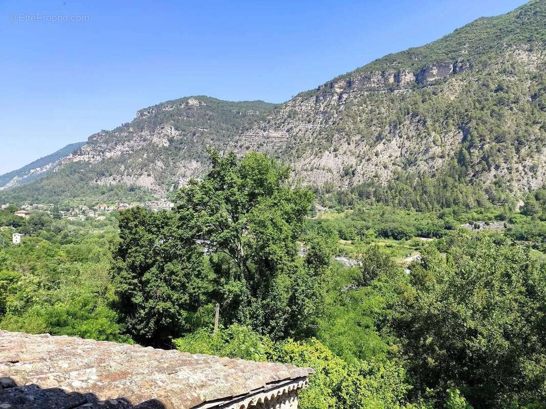 Maison à TOUET-SUR-VAR