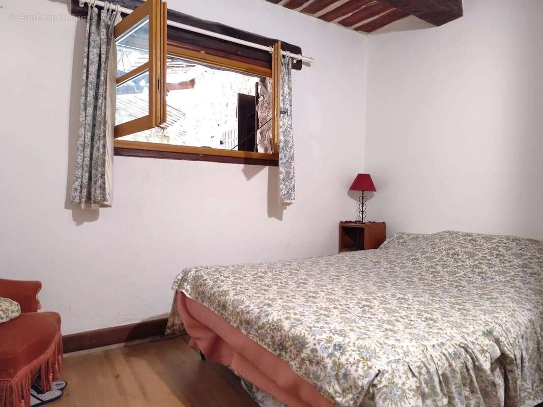 Maison à TOUET-SUR-VAR