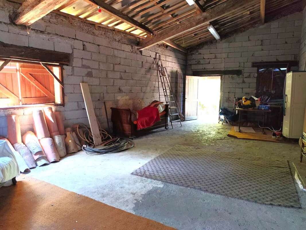 Maison à TOUET-SUR-VAR